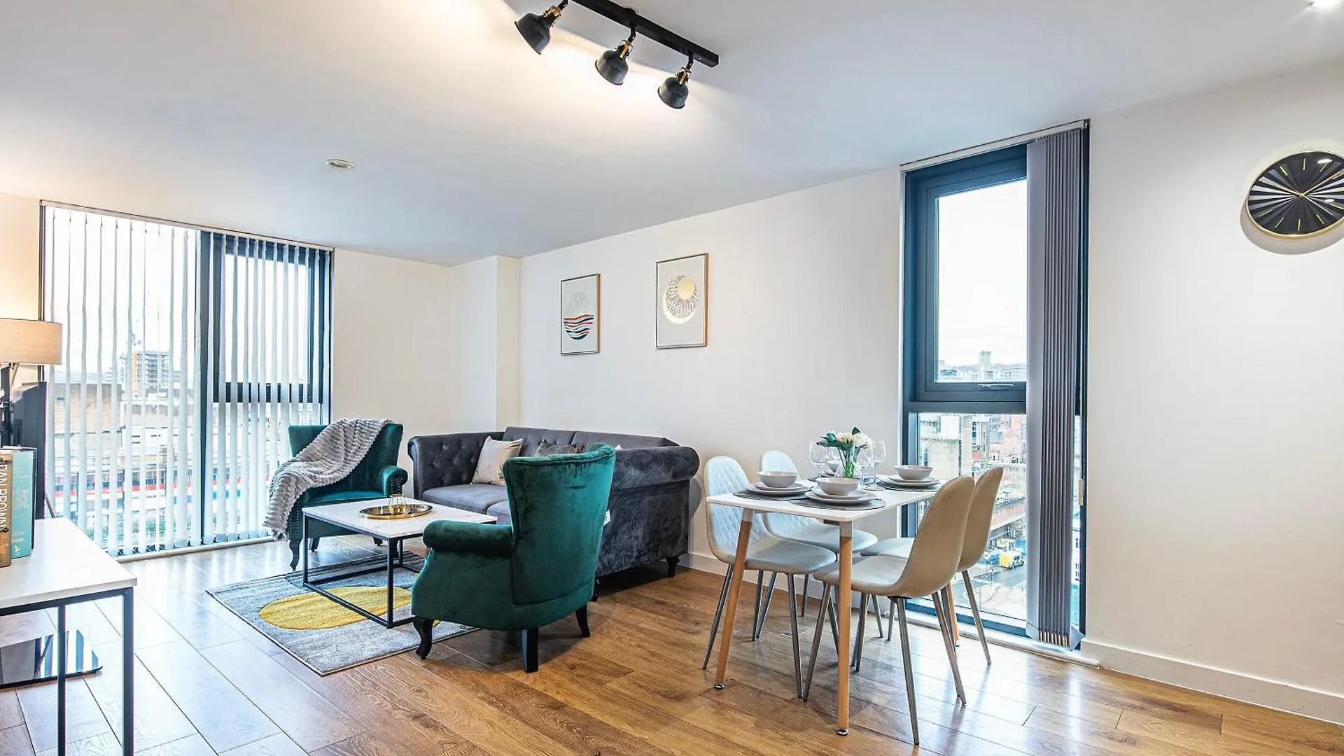 Stylish 2 Bed Apt 104 - City Centre, Free Parking, Coffee Machine & Netflix - Hosted By Stay Host Save Sheffield