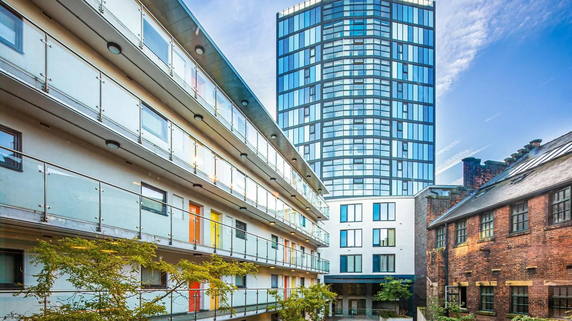 Stylish 2 Bed Apt 104 - City Centre, Free Parking, Coffee Machine & Netflix - Hosted By Stay Host Save Sheffield