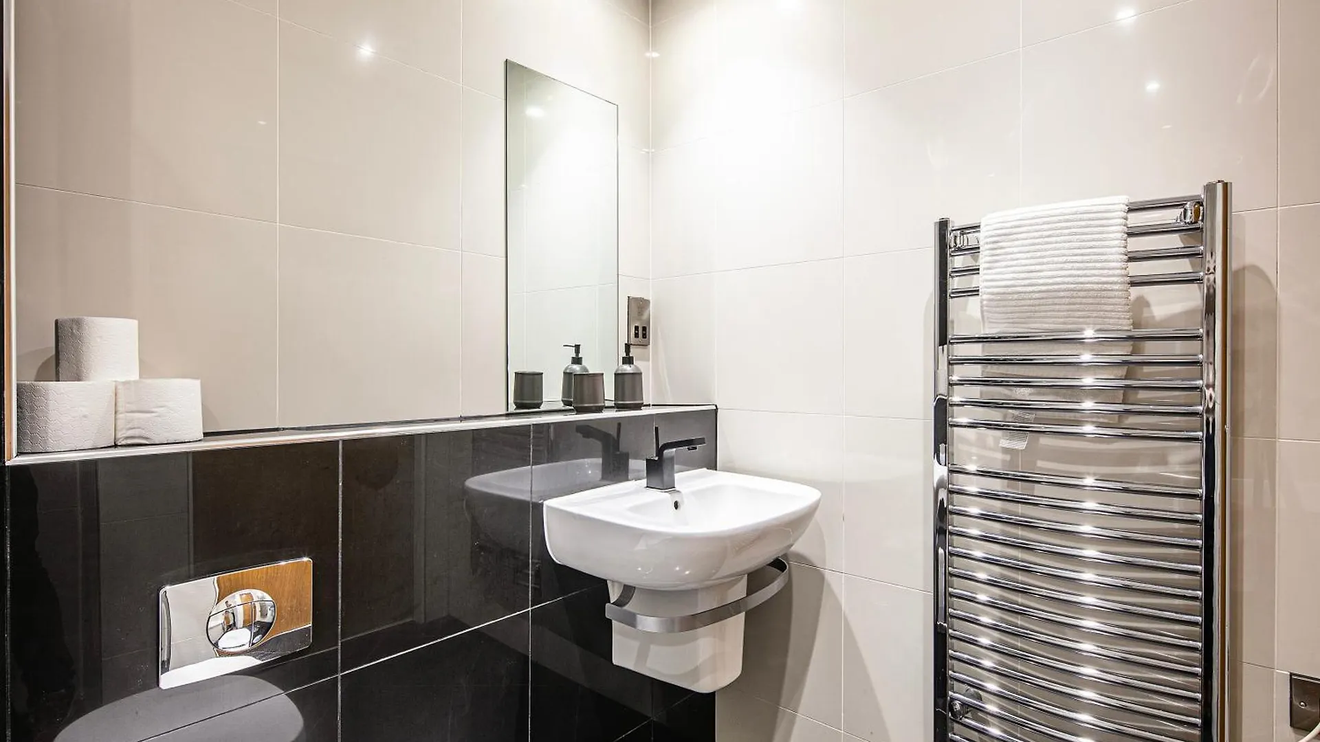 Stylish 2 Bed Apt 104 - City Centre, Free Parking, Coffee Machine & Netflix - Hosted By Stay Host Save Sheffield